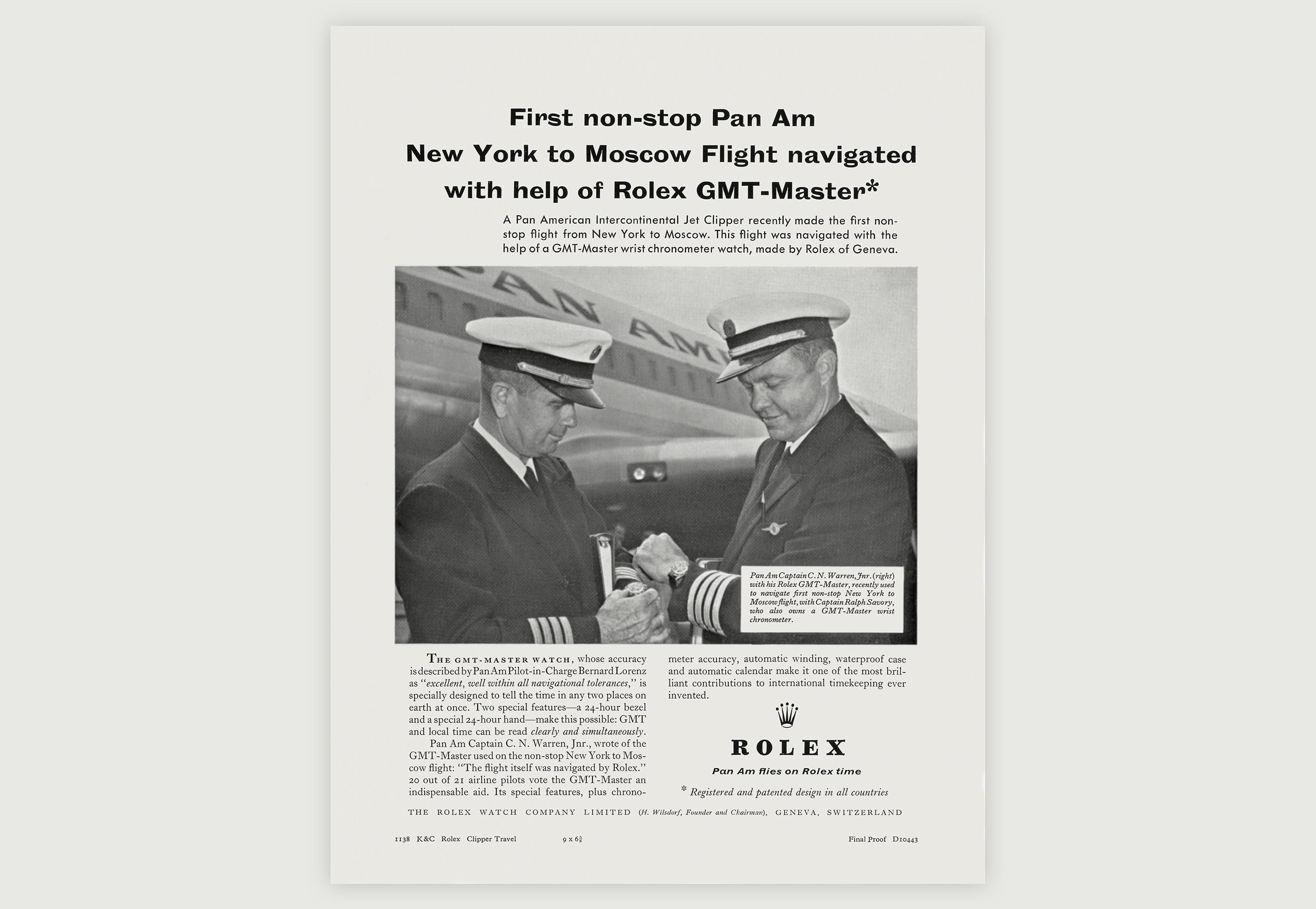 1955年に発表されたGMTマスターは、20世紀後半に大陸間旅行の急速な広まりを目の当たりにした。当時最も有名な<wbr>アメリカの航空会社、パン・アメリカン航空の公式時計として採用された。真の“ツールウォッチ”として<wbr>開発されたGMTマスターは、絶えず進化し、技術性能を高めていった。1982年、ロレックスは時針を他の針とは<wbr>独立して操作できる新たなムーブメントを採用。この進化を明確にするために、最適化されたムーブメントを<wbr>搭載したモデルはGMTマスター Ⅱと名付けられた。